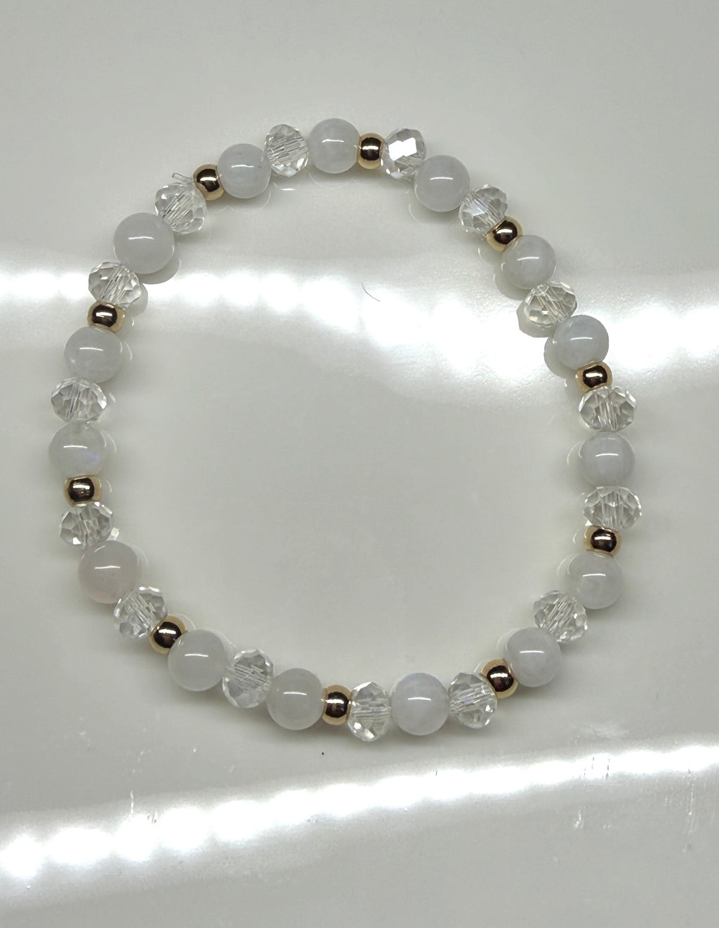 Perlenarmband Mondstein