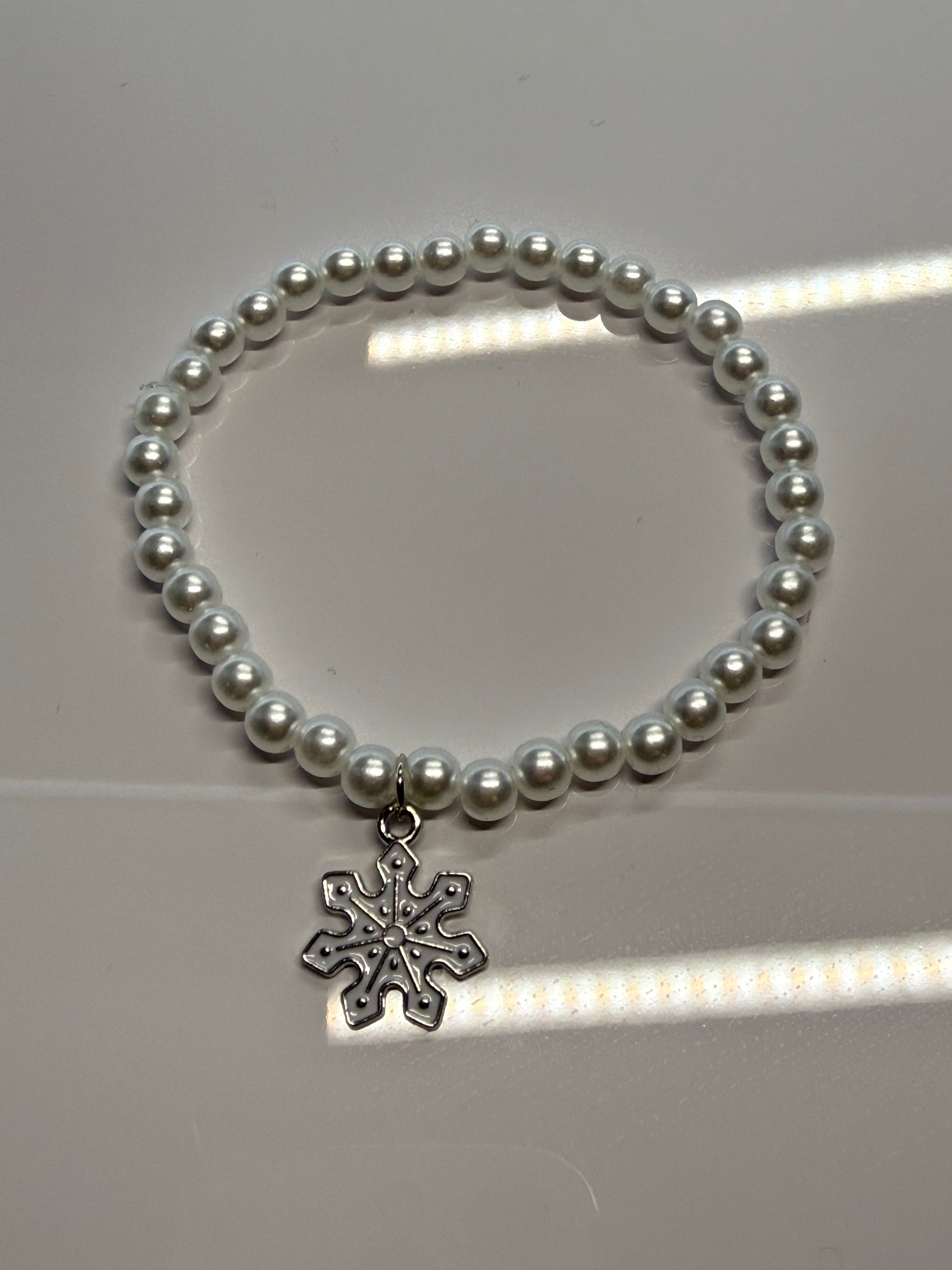 Perlenarmband Flöckchen